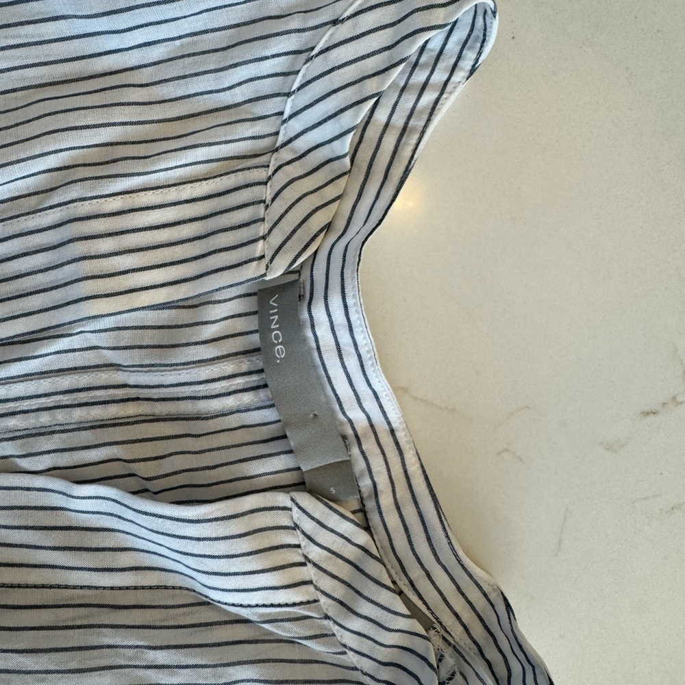 Vince Blue/White Pinstripe Classic V-Neck Cotton Pullover Blouse / Small - Picture 12 of 12